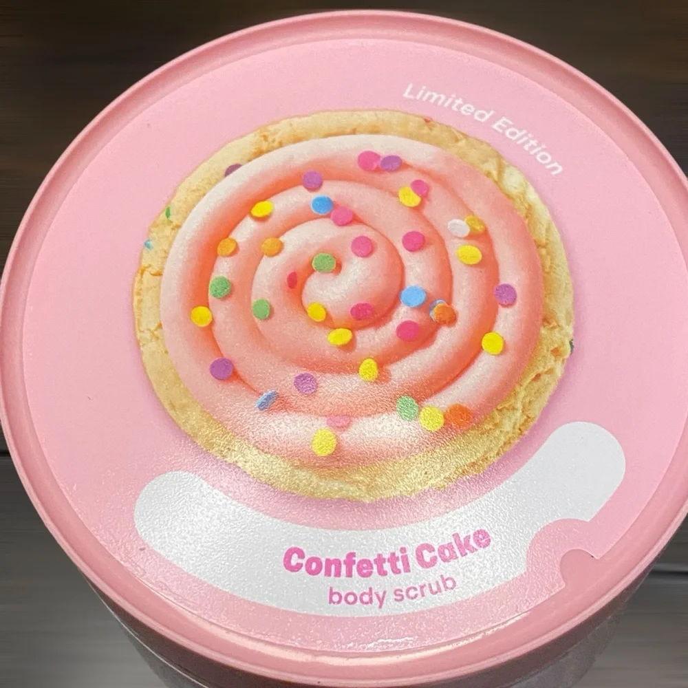 Dove Crumbl set limited